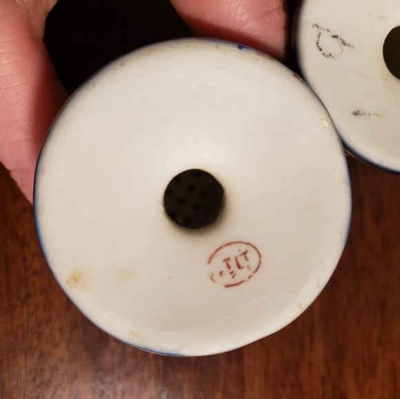 Vintage Handpainted Salt & Pepper Shaker Set - Picture 8 of 12